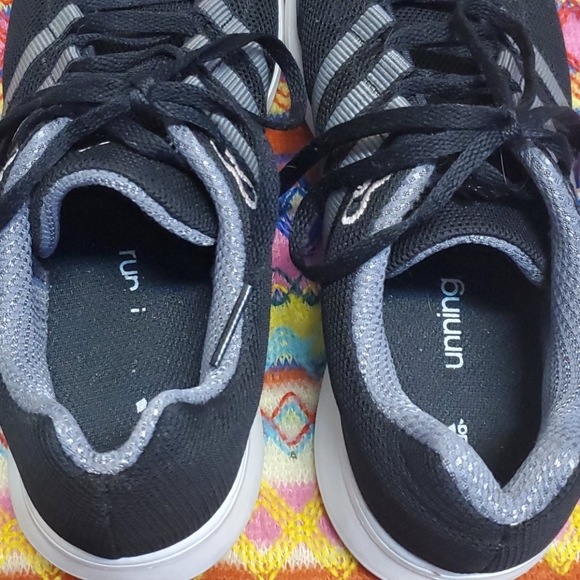 Adidas black running shoes - Picture 4 of 7